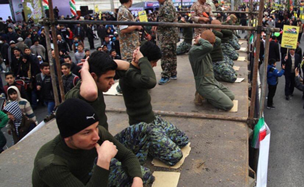 Iran takes US Marines hostage-BO_2